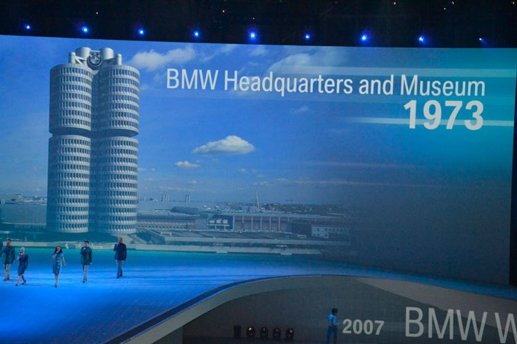 Die Show war gut inszeniert… (Foto: Michel)