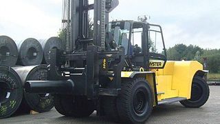 Mit seinem vollständigen Angebot an Schwerlaststaplern wie dem Hyster Big Truck mit Dorn ist das Unternehmen Partner für Häfen, Containerterminals und die Schwerindustrie auf der ganzen Welt. Bild: Hyster (Archiv: Vogel Business Media)