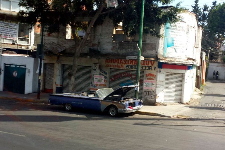 ...und Ruinen stehen in der mexikanischen Megametropole direkt nebeneinander. (Mauritz)