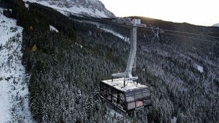 Die neue „Seilbahn Zugspitze“: Blick Richtung Gipfel. (Bayerische Zugspitzbahn Bergbahn AG/fendstudios.com)