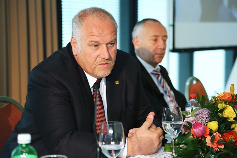 E+H-Chef Matthias Altendorf: „Der Online-Versandhandel macht uns vor, was in der Logistik heute möglich ist – und unsere Kunden erwaten eine vergleichbare Leistung von uns.“ (Bild: Endress+Hauser)