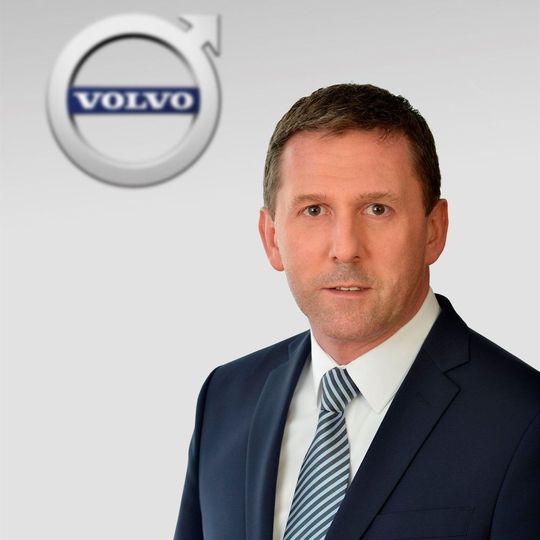 Ein Auto in zehn Minuten digital abonnieren: Wie das geht, schildert Volvo-Deutschland-Geschäftsführer Thomas Bauch auf den Autovertriebstagen. (Bild:  Volvo)