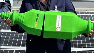 Grüner Strom für die Neska-Gruppe in Ladenburg. Möglich macht es eine neue Aufdach-Solaranlage, die von Rheinenergie und Goldbeck Solar projektiert wurde. Es sei die bisher größte, die man zusammen realisiert habe. (Bild: Goldbeck Solar)