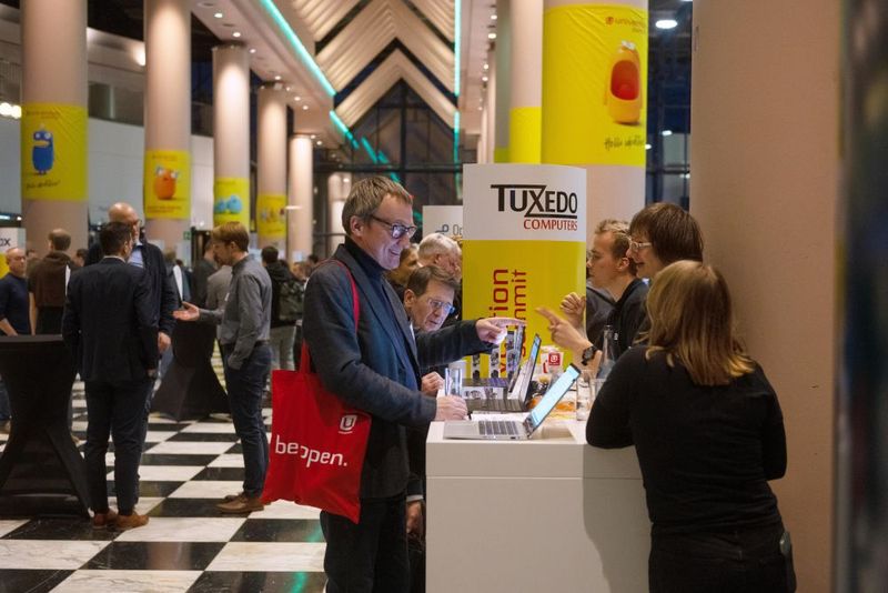 Tuxedo Computers fertigt individuell konfigurierbare Linux-Notebooks und Desktop-PCs auf „Ubuntu“-Basis. (Bild: Univention GmbH)