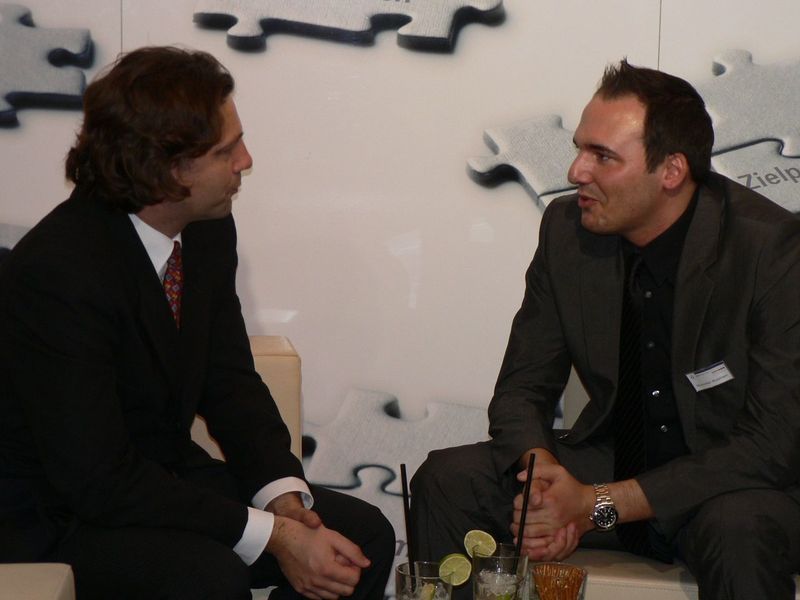 Angeregte Gespräche in der Lounge-Ecke (Archiv: Vogel Business Media)