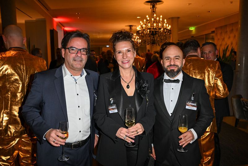 Mike Reif (AfB) mit Stefanie Douglas und Reduan Azarkan (Verbatim) (Bild: Hannes Magerstädt)