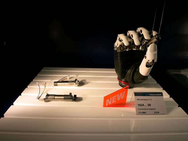 In dieser myolektrischen Prothese steckt ein DC-Kleinstmotor der Serie 1024 SR von Faulhaber. (Schäfer / Devicemed)