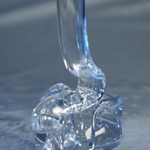 Flüssig-Silicon in seiner rohen Form. 