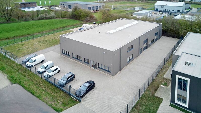 Seit 2014 arbeitet das Team von Europlan Systemtechnik in einer 800 m2großen Gewerbehalle in Grefrath. (Phoenix Contact)