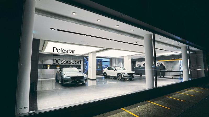 Speziell nachts ist der Düsseldorfer Polestar-Space ein Hingucker.(Bild:  Marco Rothbrust)