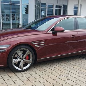 Very british: Dass Genesis-Modelle ein wenig wie Bentleys aussehen, liegt an Genesis-Designchef Luc Donckerwolke, der einst bei der britischen Nobelmarke für die Formgebung verantwortlich war.(Bild:  Mauritz – »kfz-betrieb«)