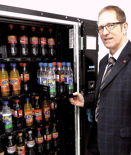 Jürgen Utschig, Geschäftsführer der Sielaff GmbH & Co. KG im fränkischen Herrieden: „Bei etwa 25.000 lebenden Bauteilen, unterschiedlichen Losgrößen von eins bis x und der Produktion in Deutschland müssen wir auf eine effiziente und flexible Fertigung bauen – deshalb auch die Investition in eine TruBend Cell 7000. (Bild: Kuhn)