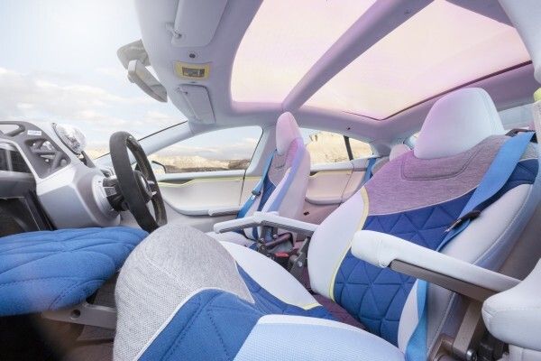 Mit dem vollelektrisch angetriebenen Konzeptfahrzeug „XchangE“ zeigt die Schweizer Ideenschmiede Rinspeed auf dem Genfer Auto-Salon die Zukunft des autonomen Fahrens.  (Rinspeed)