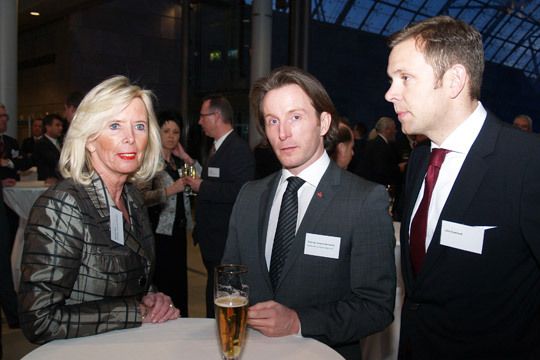 Wenn die BDK da ist, darf die Santander Consumer Bank nicht fehlen: Marion Johl, Thomas Hanswillemenke und Jörn Everhard. (Archiv: Vogel Business Media)