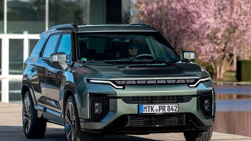 Den 2025 eingeführten Actyon bietet KGM nun in einer weniger durstigen Hybridversion an.(Bild:  KGM)