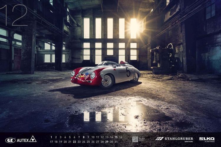 Das erste Automobil, das den Namen „Porsche“ trug: Den 356 produzierte Porsche von 1948 bis 1965 in rund 76.000 Einheiten. Besonders beliebt sind frühe und hier speziell Cabrio- bzw. Speedster-Modelle. So wie dieses hier, das einst als Convertible D das Licht der Welt erblickte und dann aufgrund eines Unfalls zum motorsportlichen Speedster umgebaut wurde. Bis zu 130 PS lesiteten die berühmten Königswellenmotoren. (Stahlgruber)