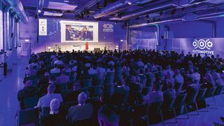 Der Treffpunkt für Experten aus Vertrieb und Aftersales 2026: der neue Automotive Business Day von »kfz-betrieb«. Der Kongress findet jetzt an einem Tag statt (bisher zwei). Dafür laufen am Nachmittag des Veranstaltungstags mehrere thematische Stränge parallel – und die Teilnehmer können nach ihren Interessen wählen. (Bild: Stefan Bausewein)