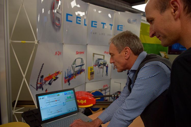 Richten, Messen, Schweißen – bei Celette gibt es alles für Karosseriebauer. (Holz)