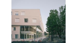 Neurowissenschaftliches Zentrum für das GHU Paris Centre Hospitalier Sainte-Anne. (Bild: Charly Broyez)