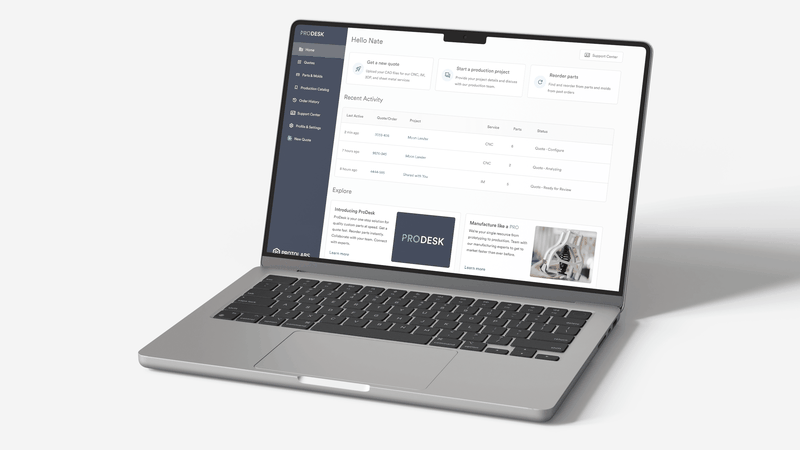 Protolabs gibt die Einführung seiner neuen All-in-one-Plattform ProDesk bekannt. Die neu eingeführte Online-Umgebung ermöglicht KI-gestützte Echtzeit-Angebote inklusive Machbarkeitsanalyse:(Bild:  Protolabs)