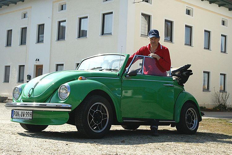 Ein Klassiker ist dagegen das VW Käfer Cabrio von Erich Weidinger. (Foto: privat)