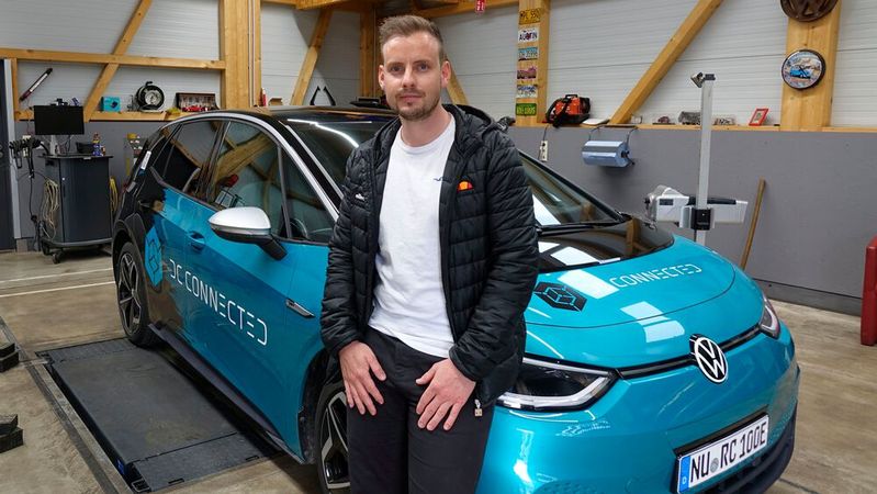 Dennis Christ hat sich überlegt, wie er den mit der Vier-Tage-Woche einhergehenden Kapazitätsverlust auffangen könnte.(Bild:  Rosenow – VCG)