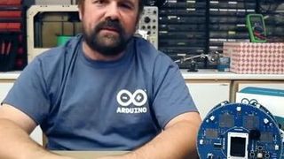 Fünf Videos mit Massimo Banzi - Gründer von Arduino - zeigen Anwendungen und Projektentwicklung mit dem Arduino Roboter. (RS Components)