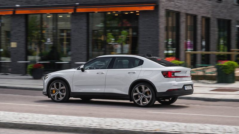 Kürzlich ist zudem mit dem Polestar 2 ein Volumenmodell gestartet. Der Preis vor Abzug der Umweltprämie: Knapp über 56.000 Euro. (Polestar)