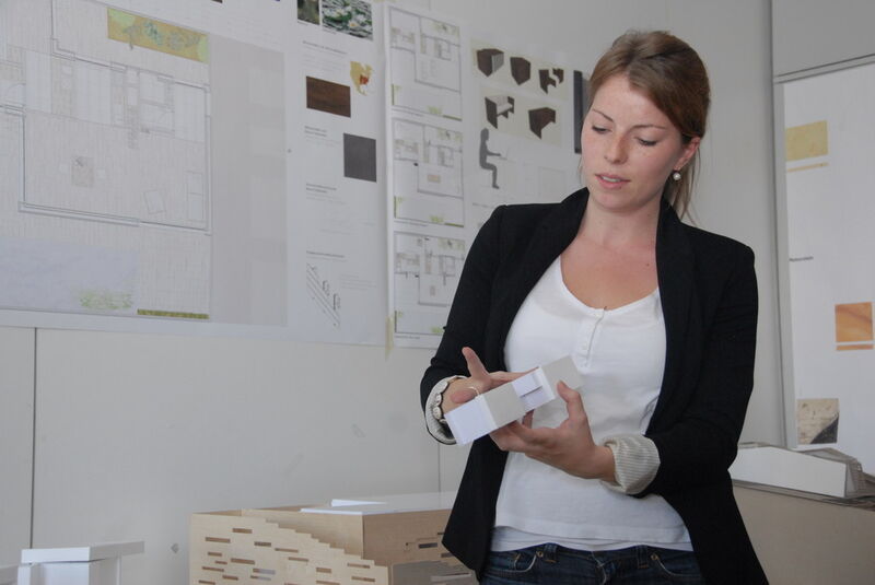 Mitglieder des Team Austria bei der Arbeit am Entwurf des Hauses (TU Wien)