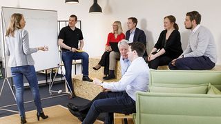 Das Bürokonzept der MAN-Zukunftswerkstatt verfolgt einen „Open-Space“-Ansatz – moderne IT-Infrastruktur soll das Arbeiten zudem künftig schneller und vernetzter ermöglichen. (MAN)