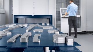 Ab der Euroblech bietet Trumpf ein digitales Geschäftsmodell namens Pay-Per-Part an. Es wird mit dem Laserschneid-Vollautomaten Trulaser Center 7030 angeboten und soll allen helfen, die kein geeignetes Personal an Land ziehen können, trotz hoher Auftragslage. Hier mehr dazu. (Bild: Trumpf)