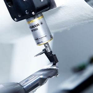 Messtasterkonfiguration in einer Schleifmaschine! Das gehört zu den Ideen von Renishaw, mit denen das Schleifen optimiert wird. Unter anderem dient das zur geometrischen Rückführung von Messdaten für den Qualitätsregelkreis. (Bild:  Renishaw)