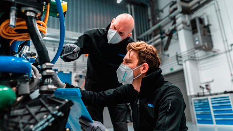 Zulieferer wie Mahle arbeiten bereits seit Längerem an ihrer Transformation, wie hier zum Beispiel im Wasserstoffprüfzentrum des Unternehmens.(Bild:  Mahle)