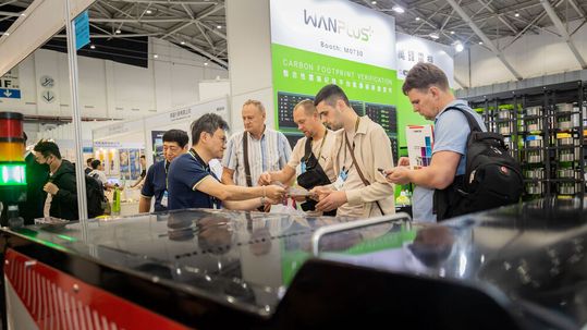 Taipeiplas 2026 brought buyers and exhibitors together for active business discussions.(Source:  Taitra)