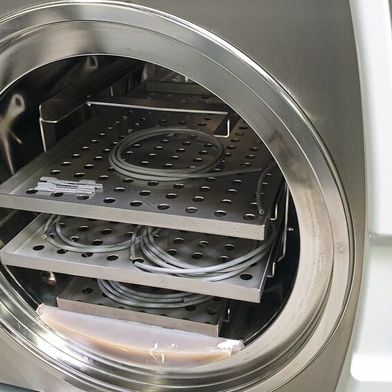 In vielen Anwendungen müssen Medizinkabel wiederholt autoklaviert werden – teilweise täglich, teilweise mehrmals am Tag.  (Bild: Habia)