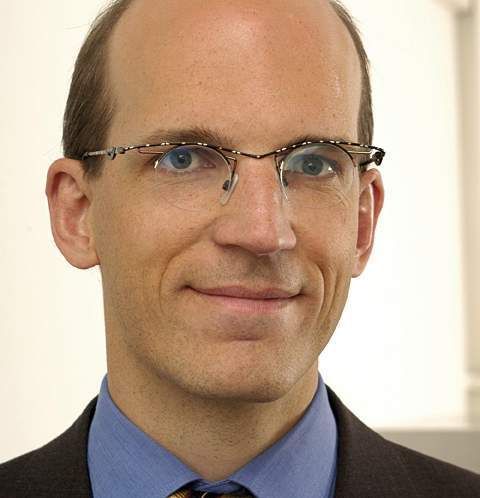 „Die Vorteile des elektrochemischen Mikrofräsens liegen im berührungslosen, gratfreien und thermisch stressfreien Abtrag grundsätzlich aller metallischen Werkstoffe“, erläutert Thomas Gmelin, Geschäftsführer der ECMTEC GmbH, Holzgerlingen.Bild: Kuttkat (Archiv: Vogel Business Media)