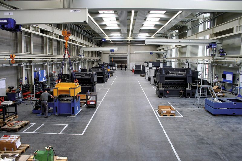 In Baden-Baden hat die Arku GmbH ihre neue Montagehalle offiziell eröffnet. Sie bietet eine Produktionsfläche von 1600 m² und ist nach etwa sechsmonatiger Bauzeit im Februar 2013 in Betrieb gegangen. (Bild: Arku)