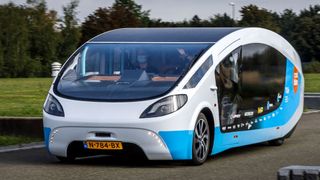 Das Stella Vita: ein mit Photovoltaik-Paneelen bestücktes vollelektrisches Experimentalfahrzeug.  (Renault)