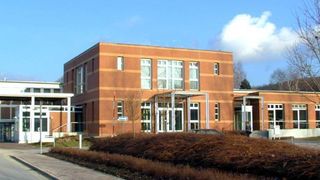 Das  Werk Gunzenhausen des internationalen Elektronikfertigers Sanmina-SCI ist nach dem wichtigen Nato-Standard AQAP und nach dem Standard der Luftfahrtindustrie Nadcap zertifiziert worden. Bild: Sanmina-SCI (Archiv: Vogel Business Media)