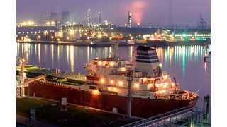 In der Prozessindsutrie – im Bild eine Anlage von BASF in Antwerpen – ist der Einsatz von Wärmeträgermedien unerlässlich. Die Frage ist nur, welches das richtige für das jeweilige Verfahren ist. (Bild BASF) (Archiv: Vogel Business Media)