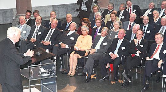Rund 300 Gäste aus der Automobilwirtschaft und Kultur waren zur Feier des 70. Geburtstags von Robert Rademacher gekommen. (Archiv: Vogel Business Media)