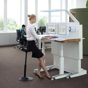 Die ergonomische Funktionalität ist auf die variablen Arbeitsabläufe eines zukunftsweisenden Büroalltags abgestimmt und für multilokale Arbeit optimiert.