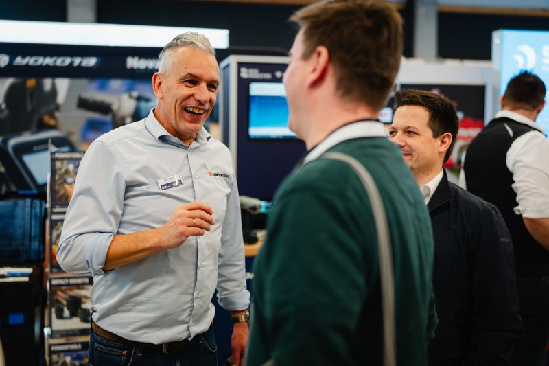 Gerade der fachliche Austausch unter den Schraubexperten ist das, was die Regionalmesse Schraubtec ausmacht. (Bild: tinografiert)