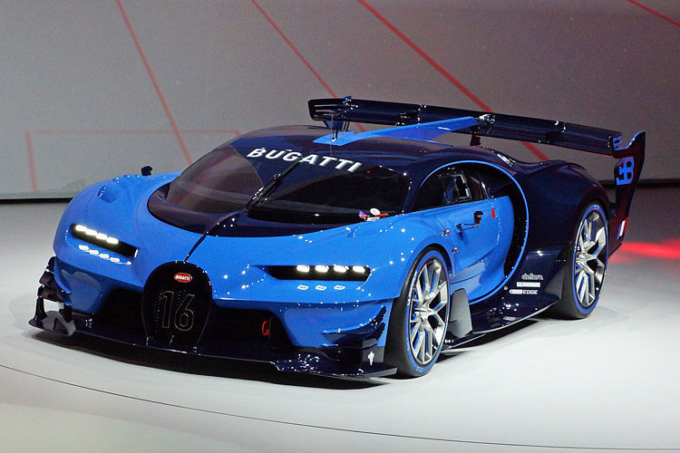 Der Über-Sportler Bugatti Chiron wird in der Schweiz zum ersten Mal präsentiert, hier die Studie der IAA 2015. (Foto: SP-X/Matthias Knödler)
