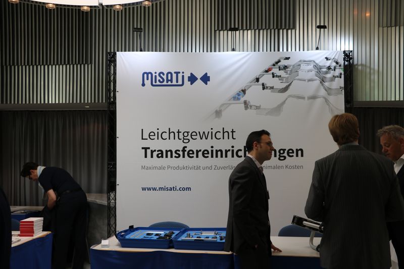 Misati am Stand im Expobereich. (Vogel Communications Group GmbH & Co. KG)