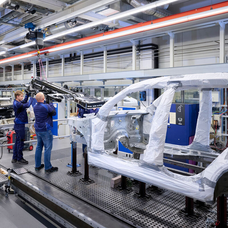 Produktion BMW iX5 Hydrogen Karosseriebau.