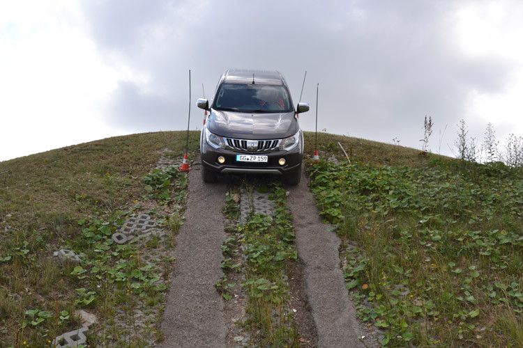 … beispielsweise mit dem neuen Pick-up L200. (Foto: Michel)