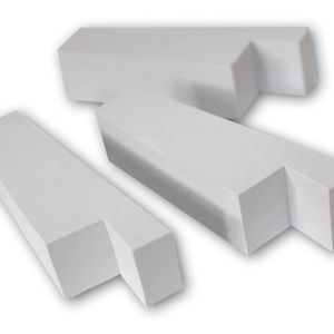 Folien und Platten gibt es in unterschiedlichen Ausführungen, z.B. als Thermipads, wärmeleitende Klebefolien, sehr dünne Folienfilme aus Silikon, Polyimid, PEEK oder Schaumfolien und gefüllte Folien aus Acryl- oder Polyesterkunststoffen. (Bild:  Dr. Dietrich Müller GmbH)