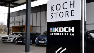 Die Berliner Koch-Gruppe hat mitten in der Corona-Pandemie ein neues Standortkonzept realisiert. (Bild: Mauritz/»kfz-betrieb«)