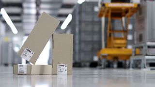 Maigrün und Blaugrün waren bisher die dominanten Farben bei Verpackungen von Phoenix Contact. Das soll sich schrittweise ändern, damit man der Umwelt etwas Gutes tut. So werden die nachhaltigen Verpackungen in Zukunft aussehen. (Bild: Poenix Contact)